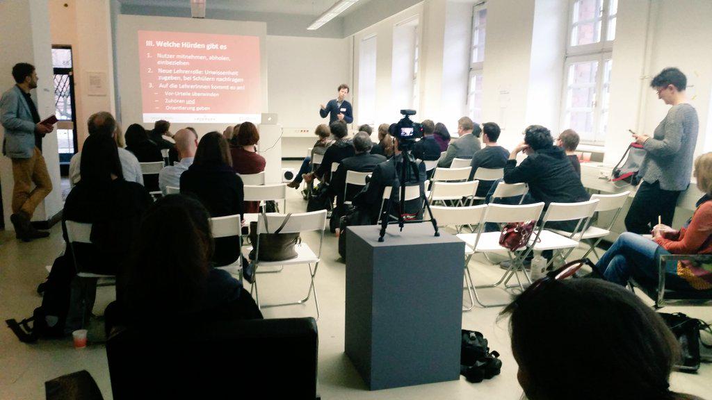 Manuel Grossmann, Sebastian Waack, Saskia Esken und Publikum beim Richtungsweiser Bildung