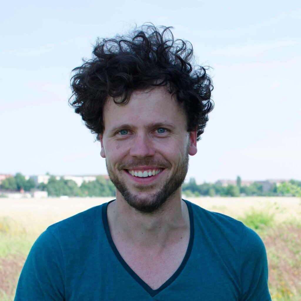 Dieses Bild hat ein leeres Alt-Attribut. Der Dateiname ist sebastian-waack-edkimo-interview-feedback-edtech-dominik-dresel-1024x1024.jpg
